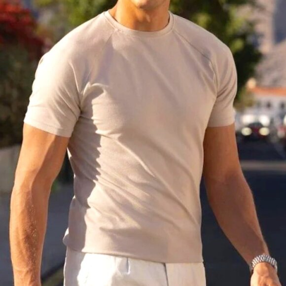 NWOT Kenneth Cole Tan Active Tee Fitted Men's T-shirt - Picture 1 of 5